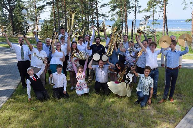 Eesti Dirigentide Akadeemia Puhkpilliorkester (EDAP) saavutas Kaliningradis WASBE rahvusvahelisel konkursil 3. koha.